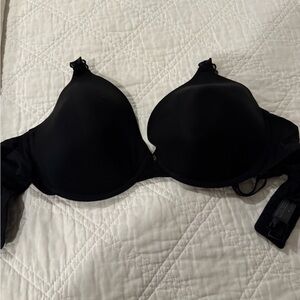Elegant Black Natori Bra